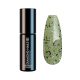 Gel esmalte semipermanente verde con purpurina dorada para uñas brillantes y elegantes